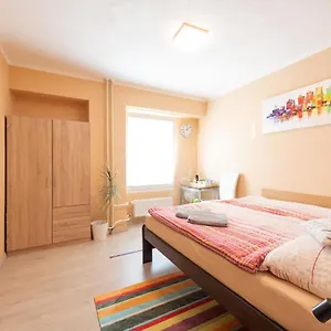 Ubytování v soukromí Cozy At Metro Station, Private Bathroom, 9minutes Oldtown, 15minutes Airport, Wifi, Praha